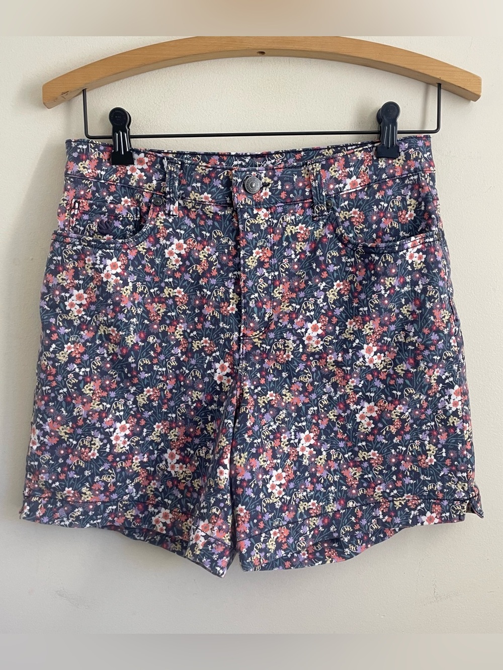 Gloria Vanderbilt Amanda Floral Denim Shorts Size 6 High Rise Stretch 6”